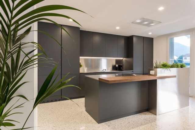 Cucina moderna e acciaio: l’eleganza contemporanea