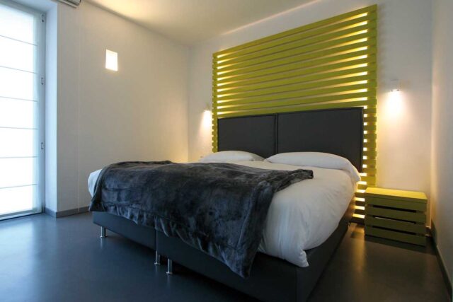 Contract: arredo in stile moderno per il Garnì a Riva del Garda