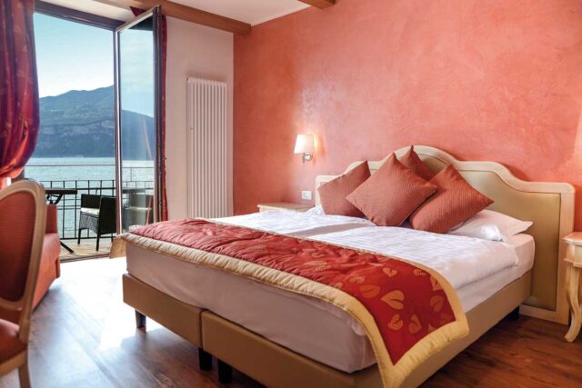 Arredo dallo stile classico contemporaneo all’insegna del colore