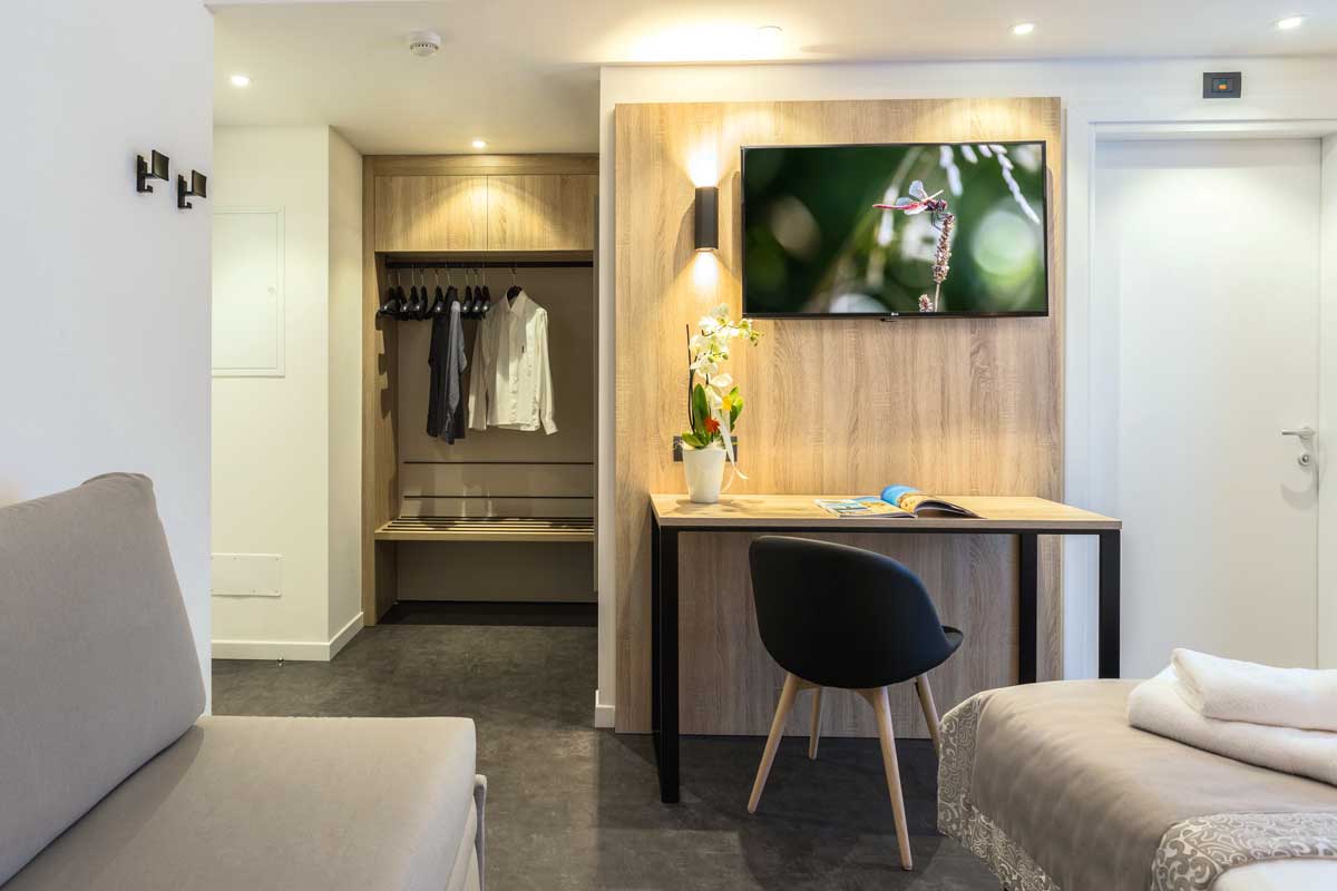 arredo-moderno-geometrico-hotel-tourist-1