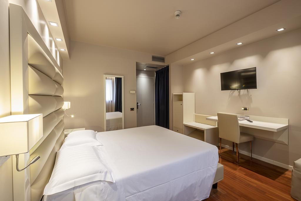 rinnovo-arredo-hotel-touring-elegante-2