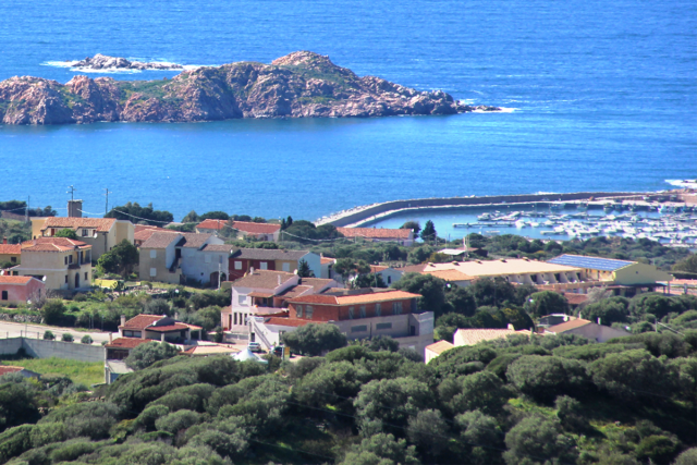 Complesso residenziale immerso in un antico borgo di pescatori in Sardegna