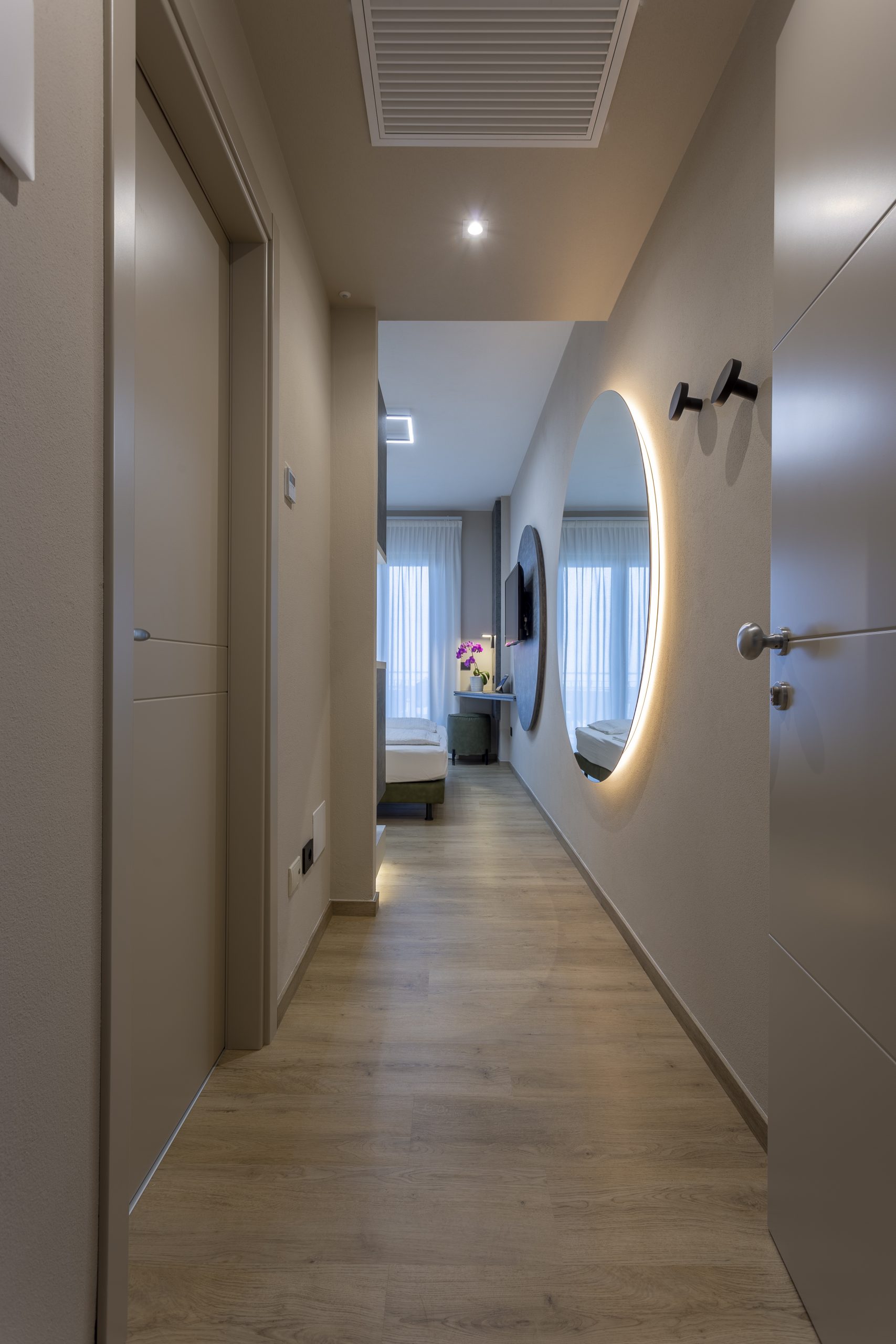 1-arredamenti-hotel-moderno-garda-brenzone