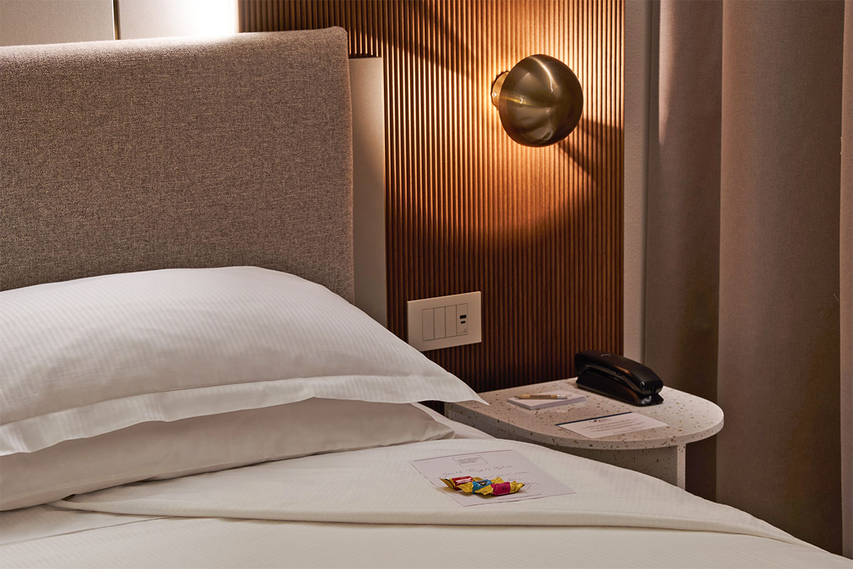 10-arredamento-hotel-raffinato-jesolo-legno-cannettato