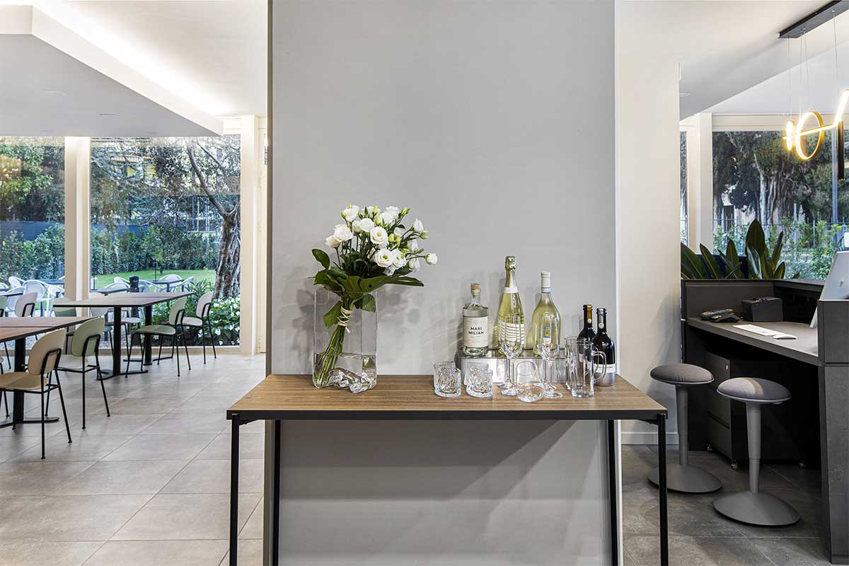 10-arredo-elegante-moderno-hall-boutique-hotel