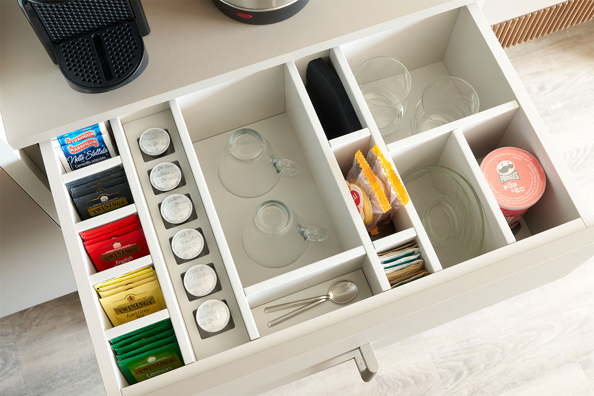 16-arredamento-hotel-raffinato-jesolo-legno-cannettato