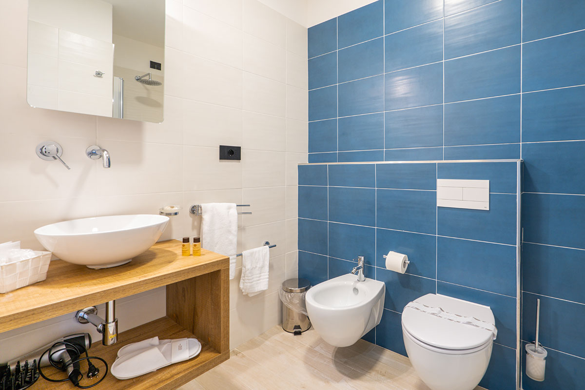 8-arredamento-su-misura-camere-hotel-moderno-sardegna