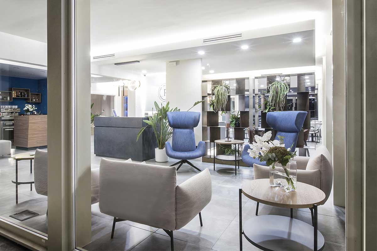 8-arredo-elegante-moderno-hall-boutique-hotel