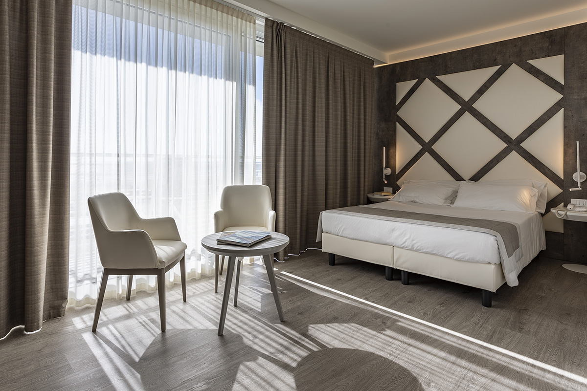 arredo-camera-hotel-raffinato-doriana-caorle-2