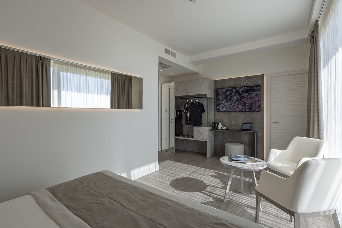 arredo-camera-hotel-raffinato-doriana-caorle-4