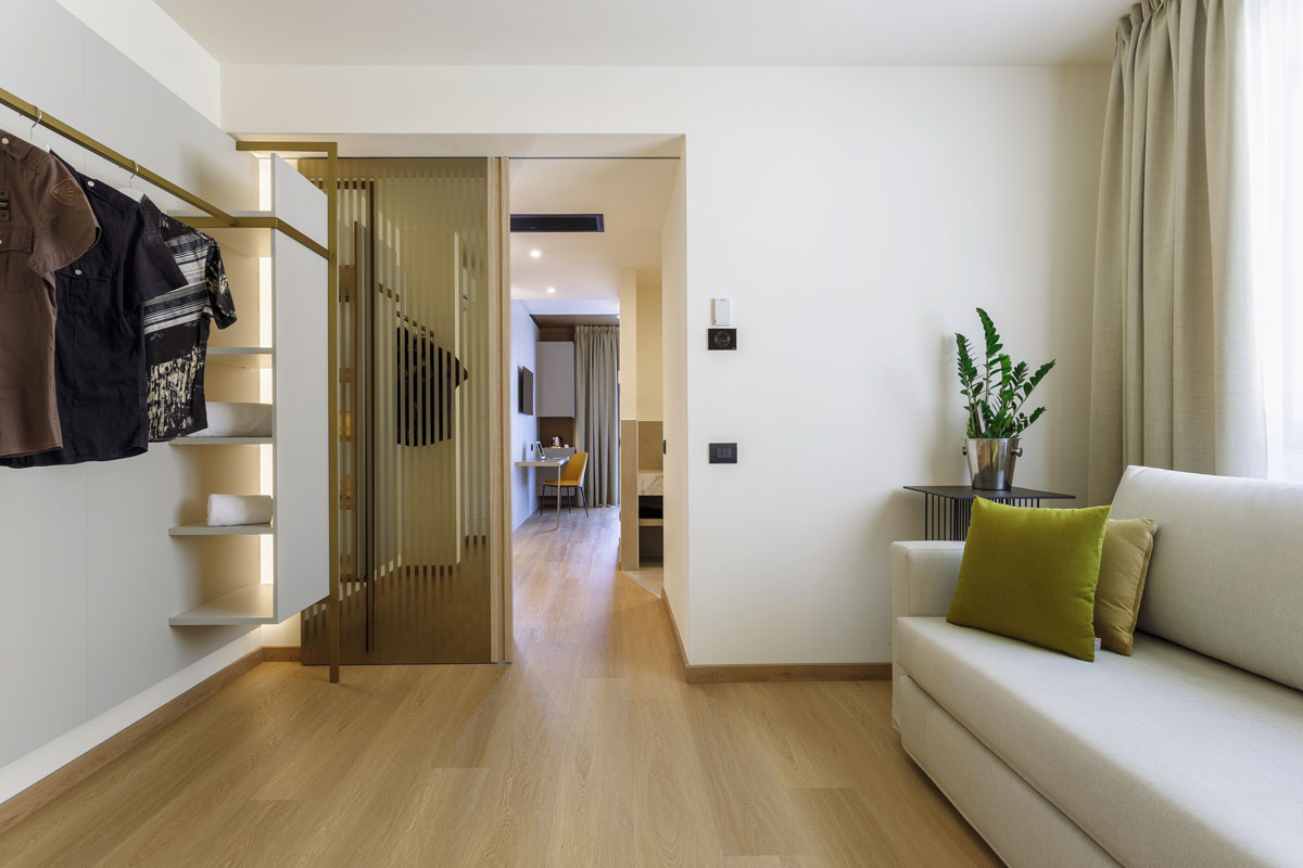 arredo-hotel-drago-lago-garda-camera-moderna-1