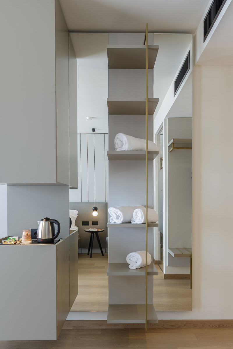 arredo-hotel-drago-lago-garda-camera-moderna-37