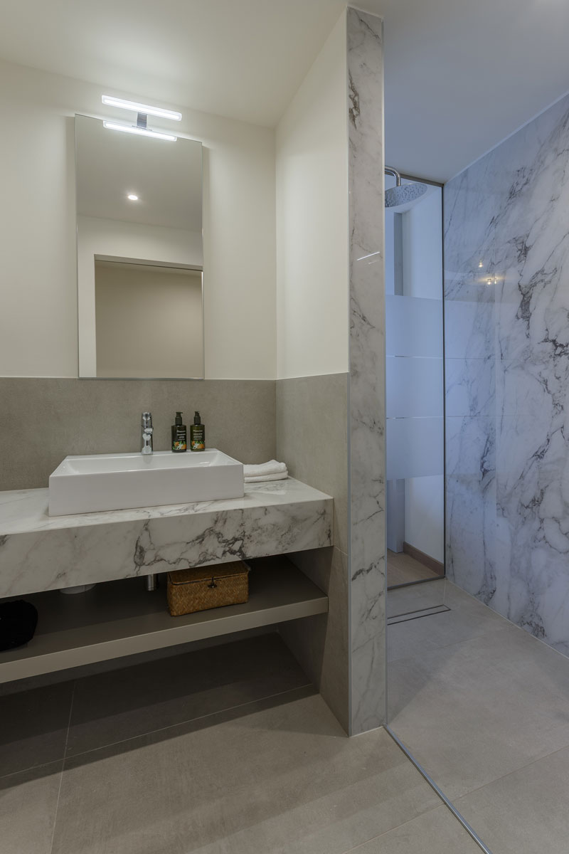 arredo-hotel-drago-lago-garda-camera-moderna-9