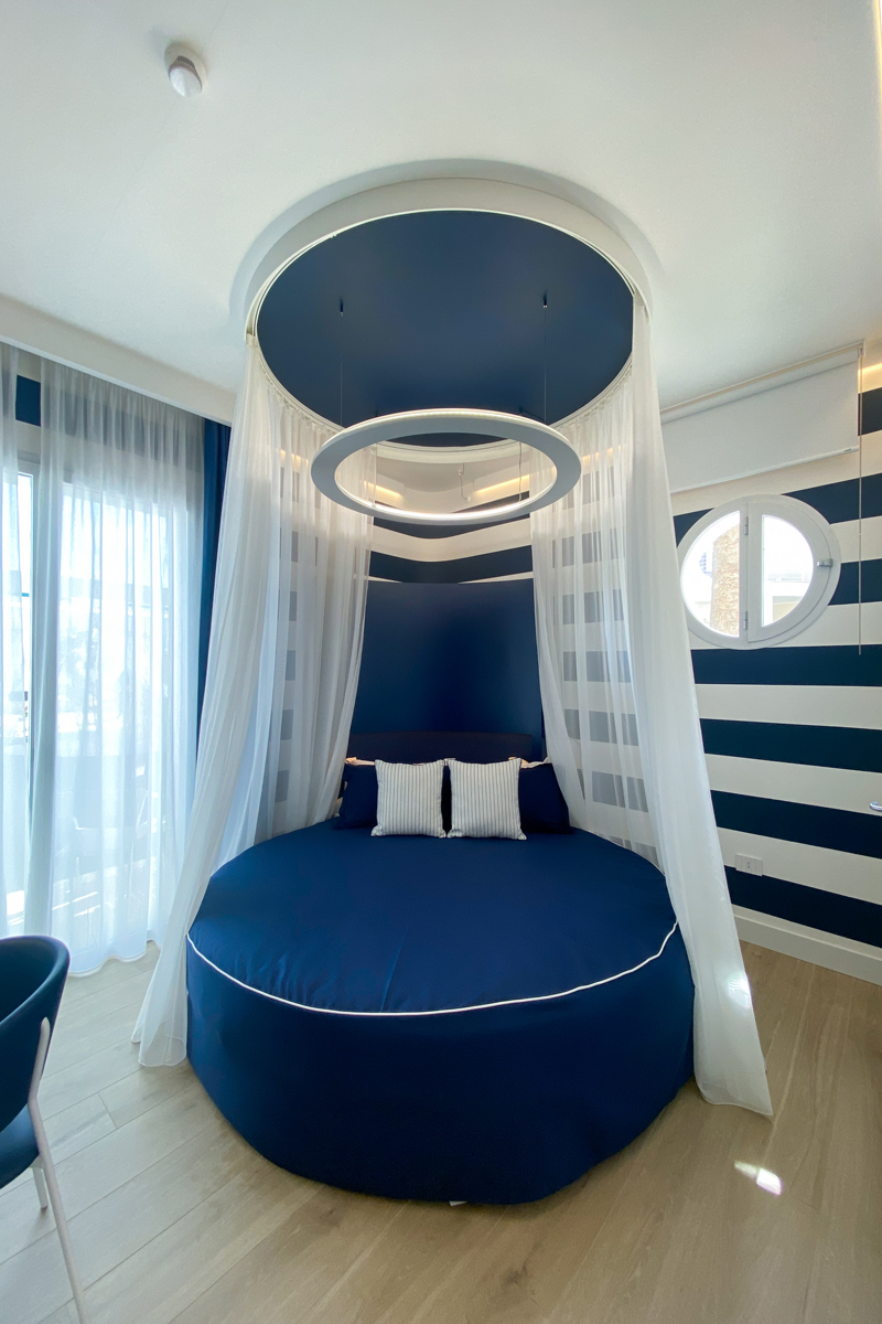 arredo-minimal-hotel-mare-nautilus-1