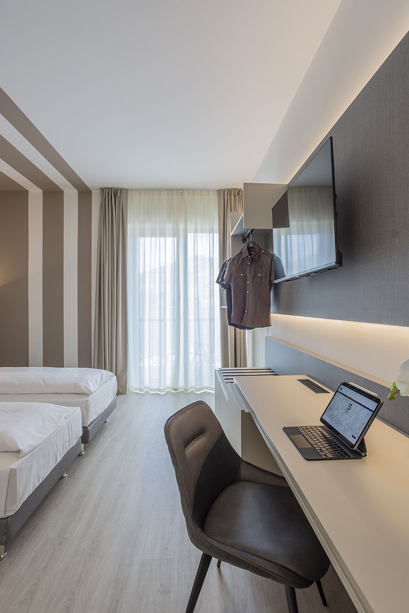 arredo-moderno-funzionale-hotel-mare-4