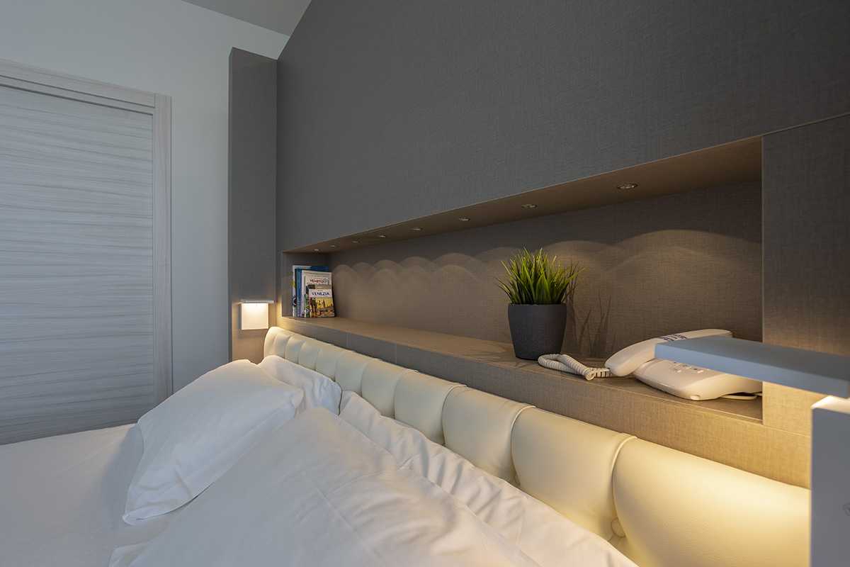 soluzioni-salvaspazio-arredo-hotel-doriana-moderno-caorle-2