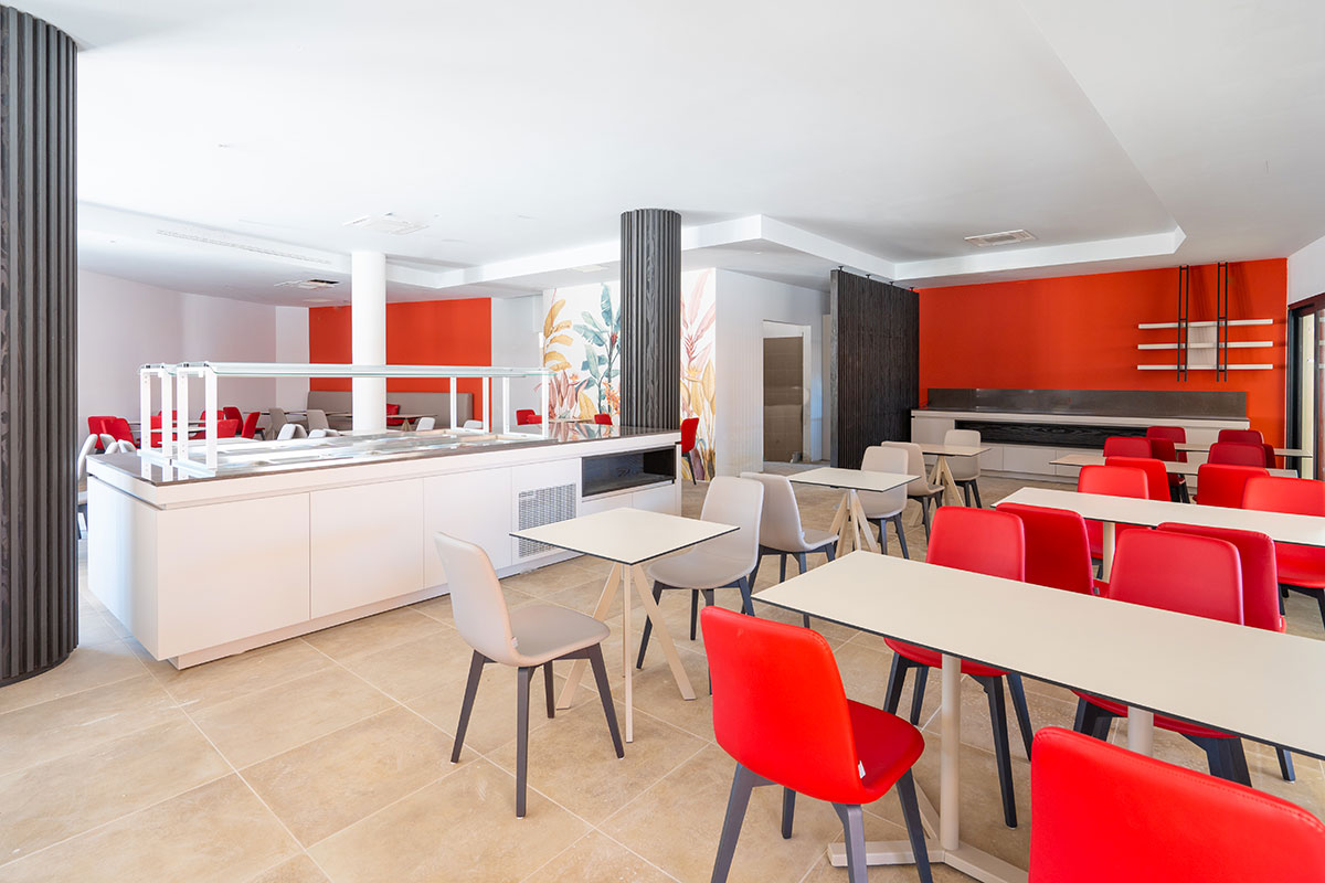 13-arredi-interni-esterni-ristorante-mare-sardegna