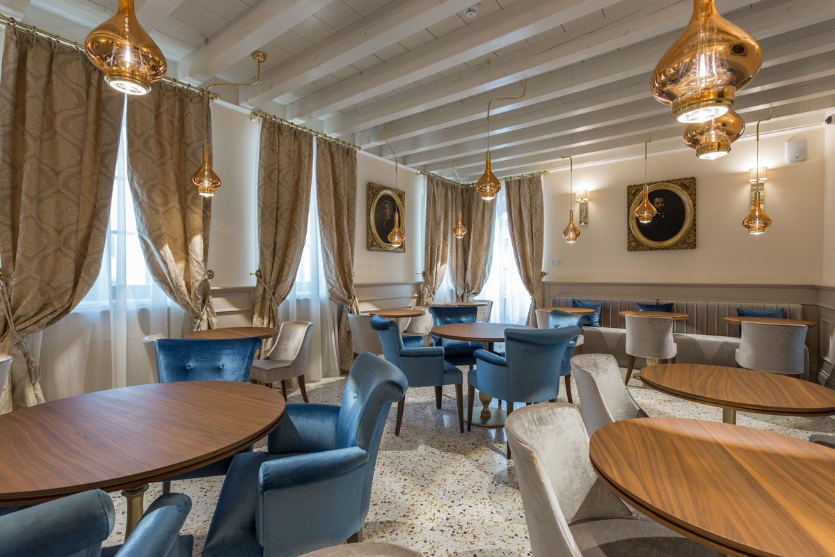 Progetto di arredamento su misura sala colazione Villa Zoppi