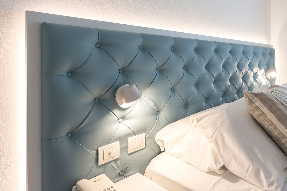 arredamenti-per-camere-hotel-moderno-jesolo-1