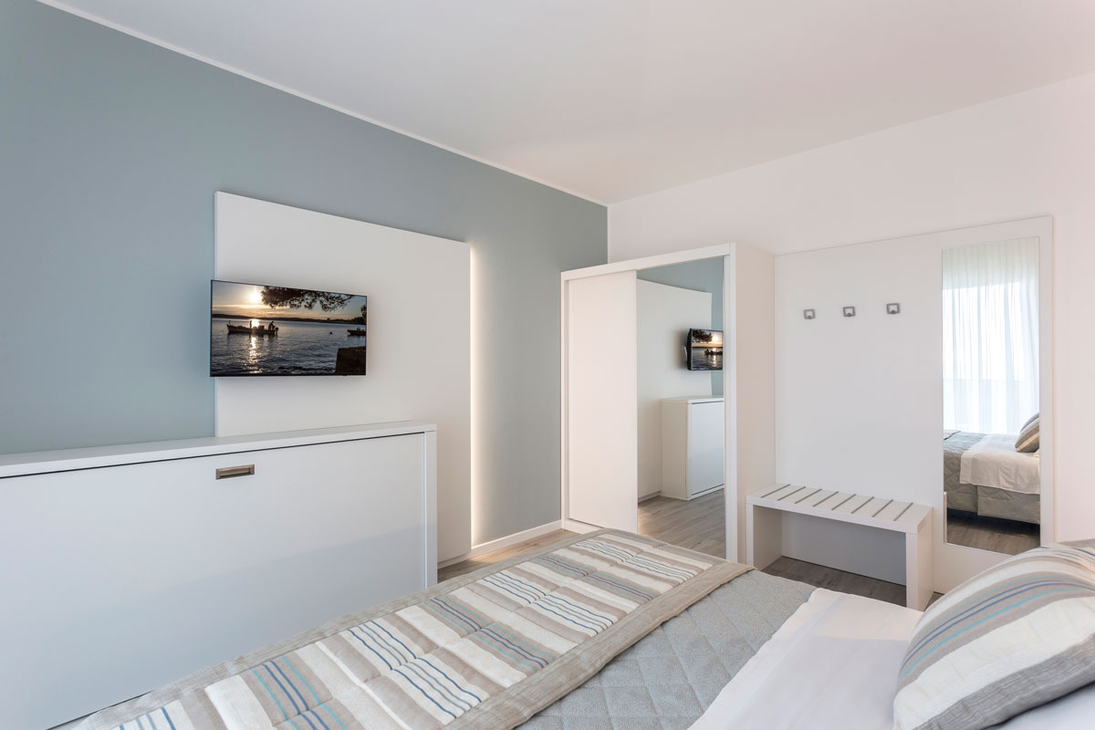 arredamenti-per-camere-hotel-moderno-jesolo-3