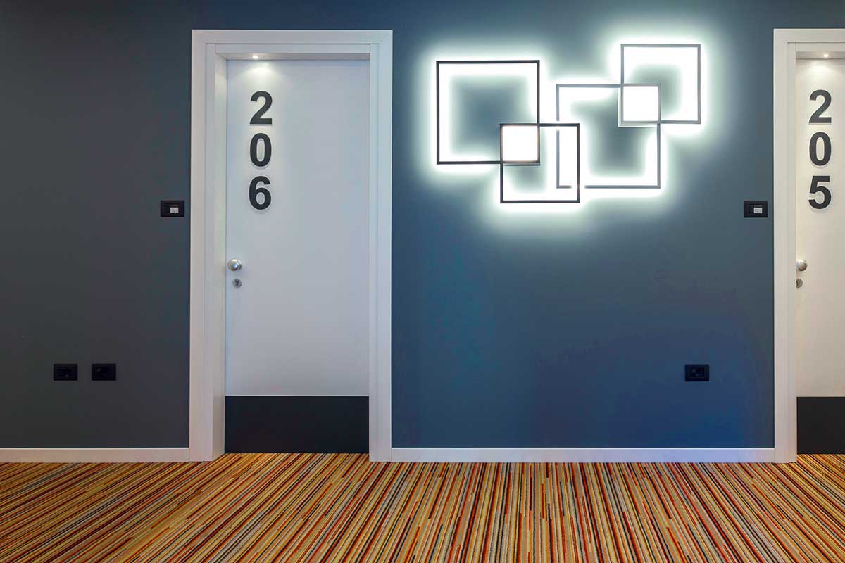 arredo-moderno-montagna-hotel-tourist-4