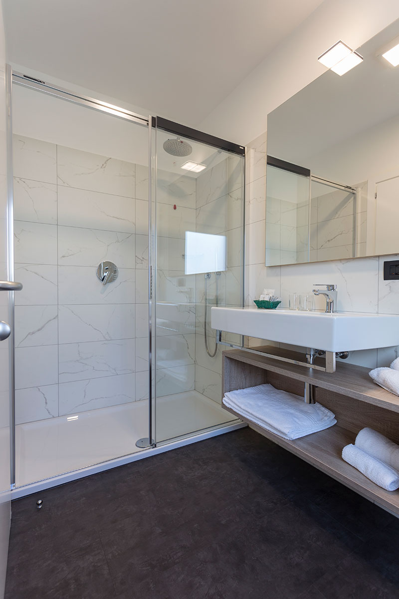 arredo-moderno-montagna-hotel-tourist-8