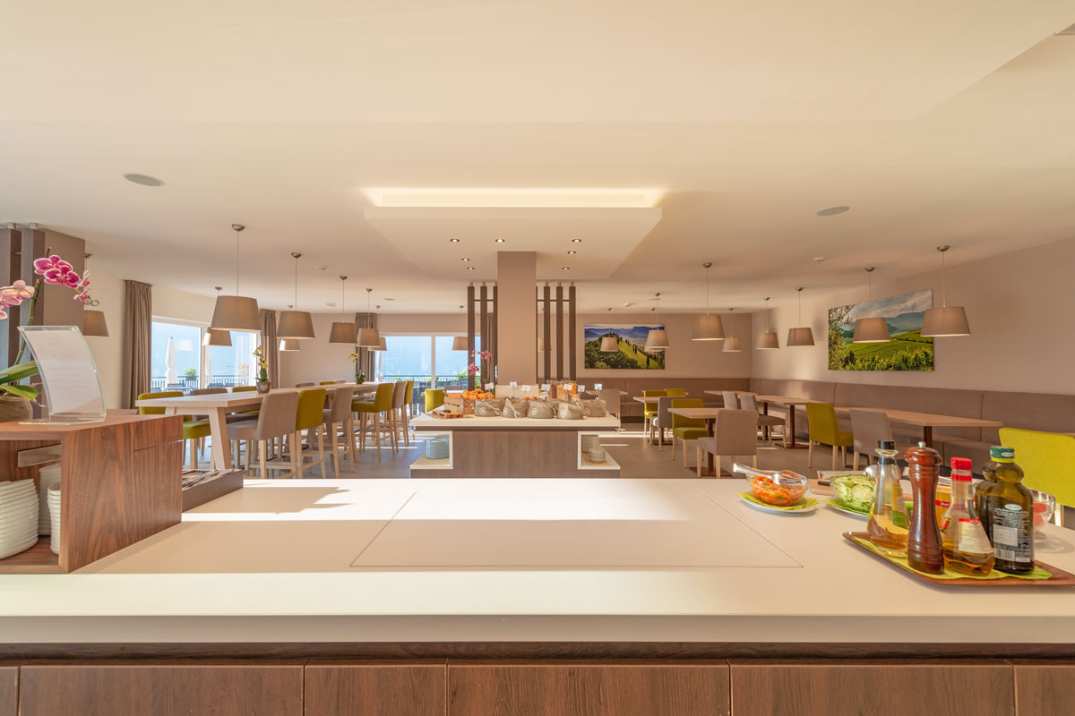 arredo-moderno-sala-ristorante-2