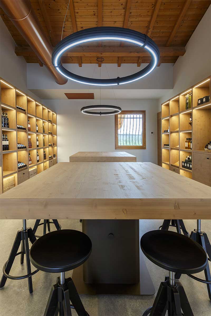 arredo-per-enoteca-e-wine-bar-13