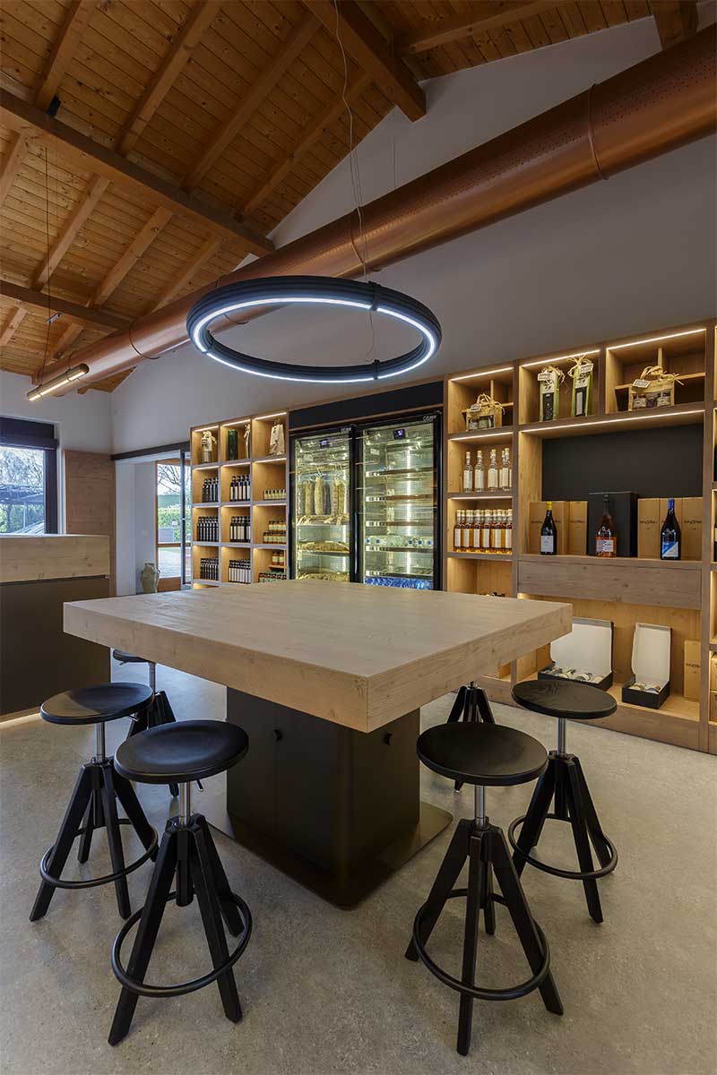 arredo-per-enoteca-e-wine-bar-17