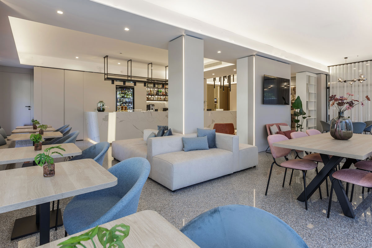 arredo-reception-hotel-moderno-su-misura-20