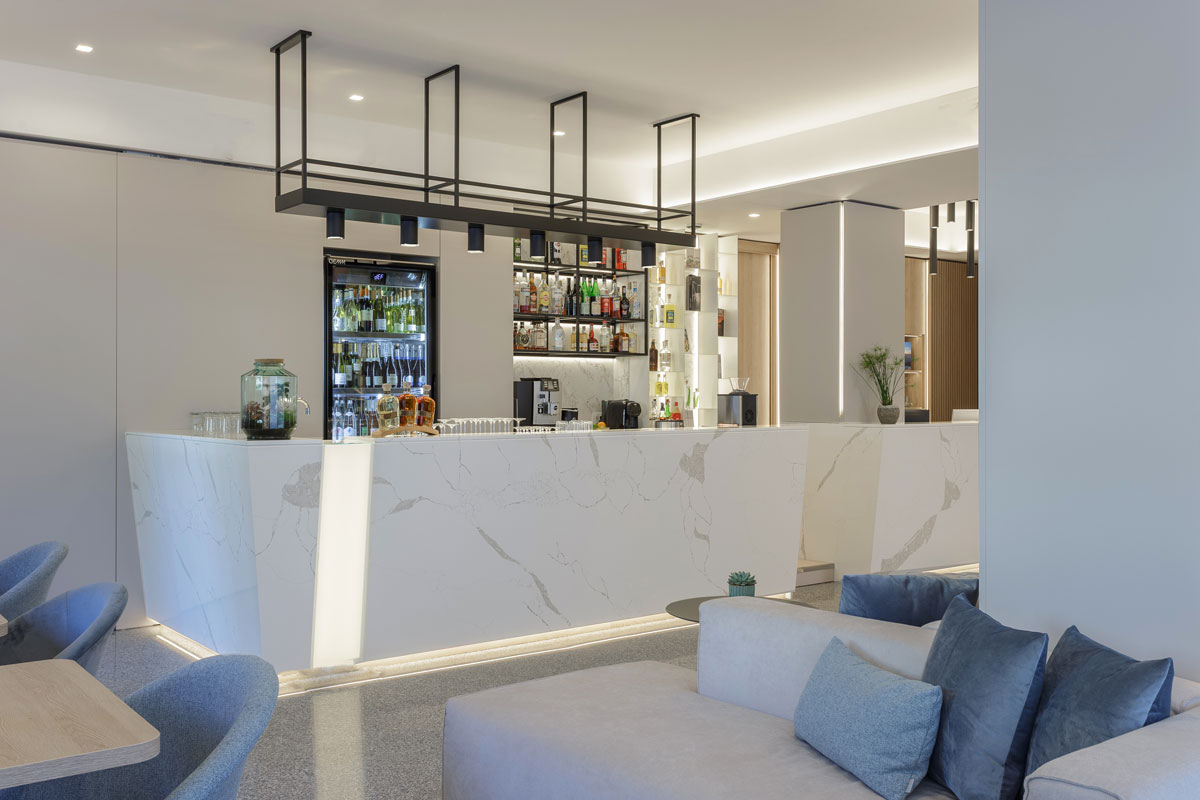 arredo-reception-hotel-moderno-su-misura-23