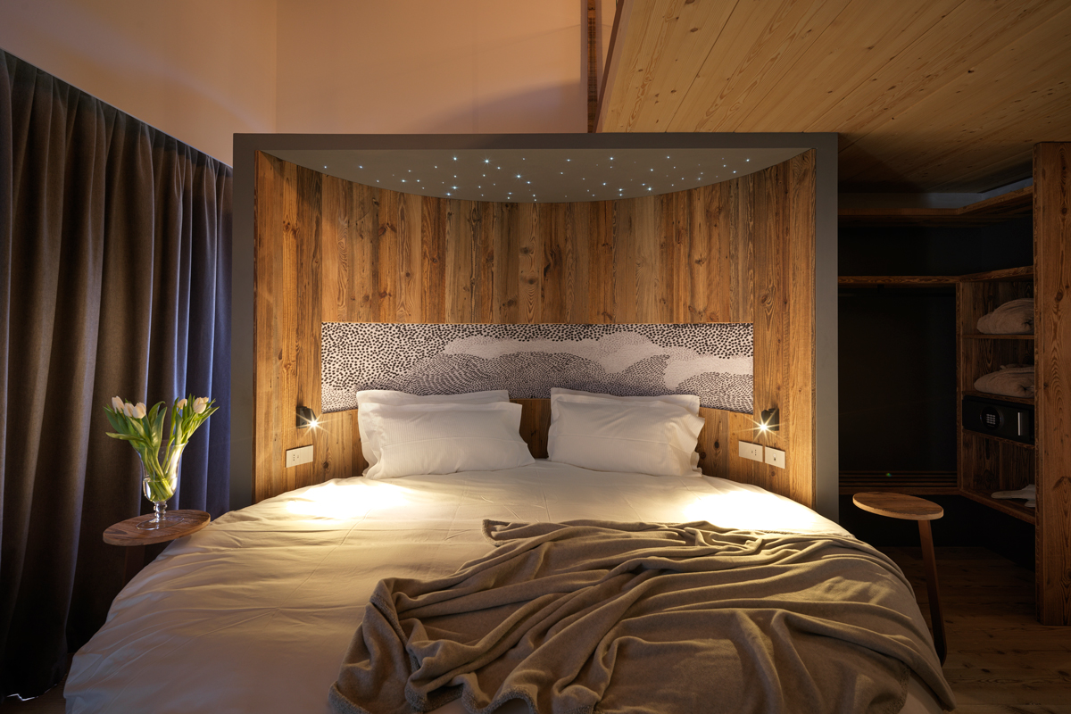 camera-hotel-design-montagna-legno-portule-5