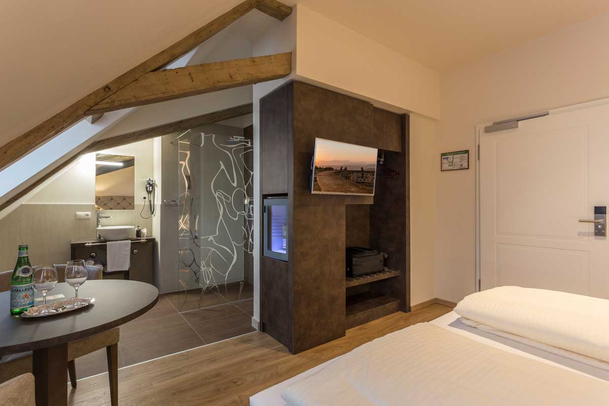 letto-imbottito-camera-hotel-3