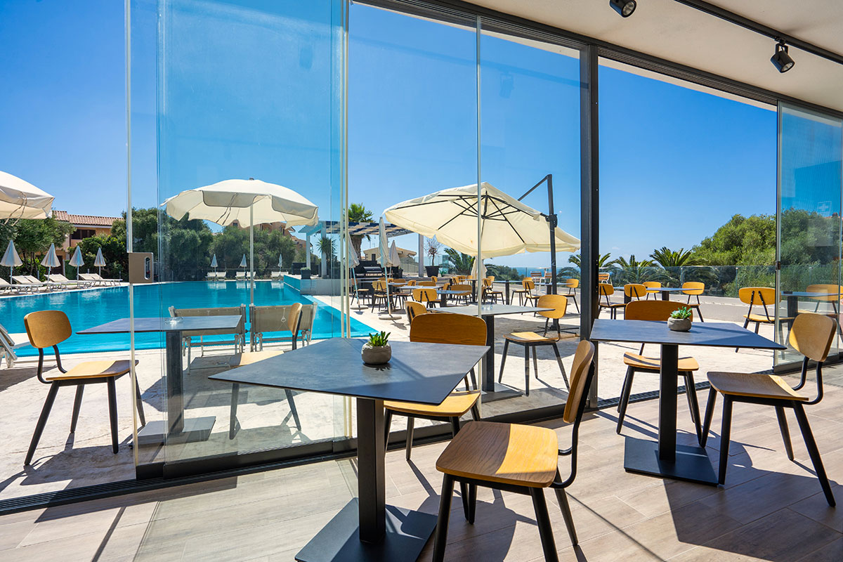 mobili-bar-legno-metallo-nero-5