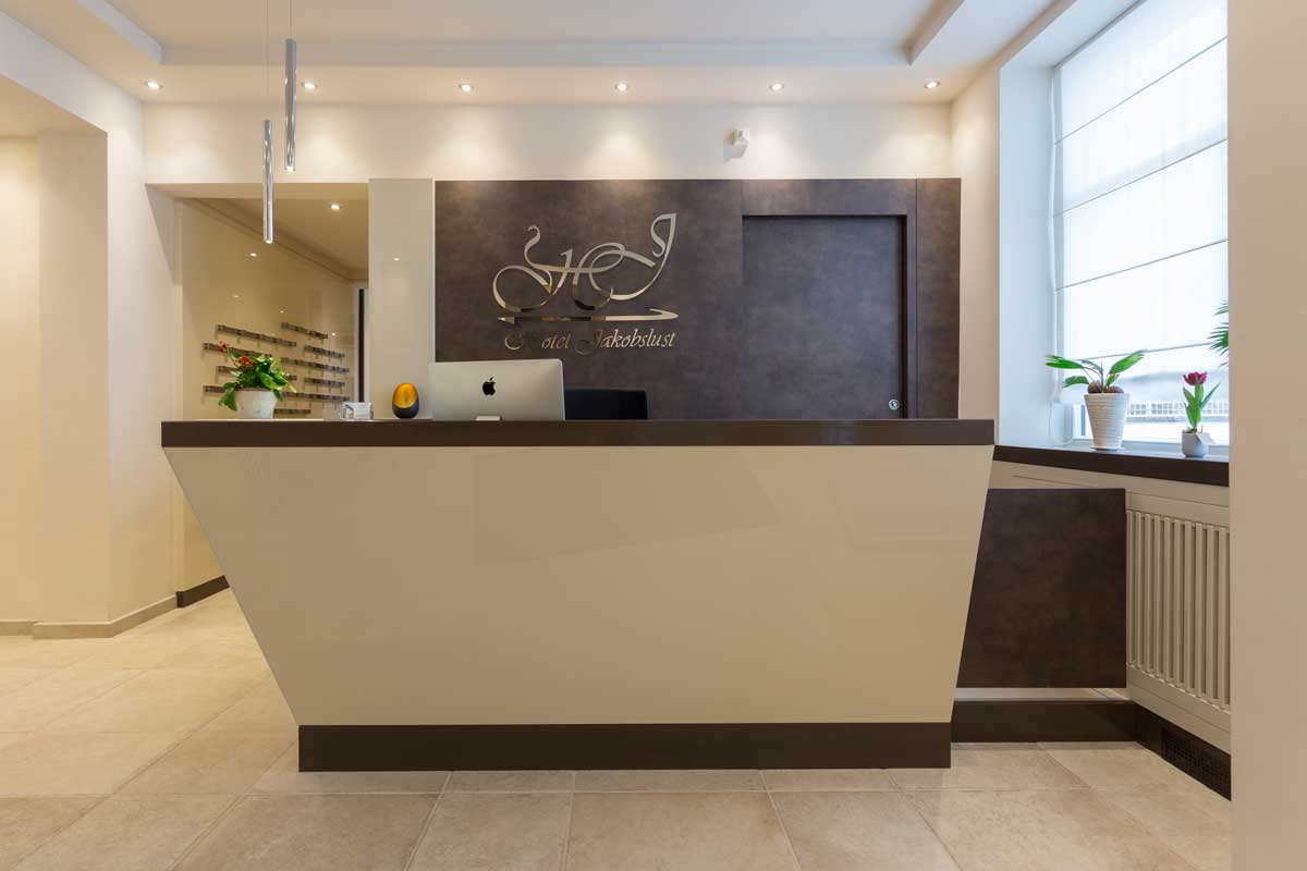 arredo-reception-elegante-su-misura-7