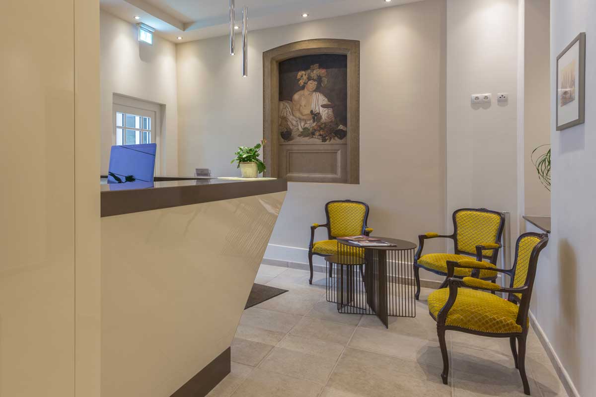 arredo-reception-elegante-su-misura-9