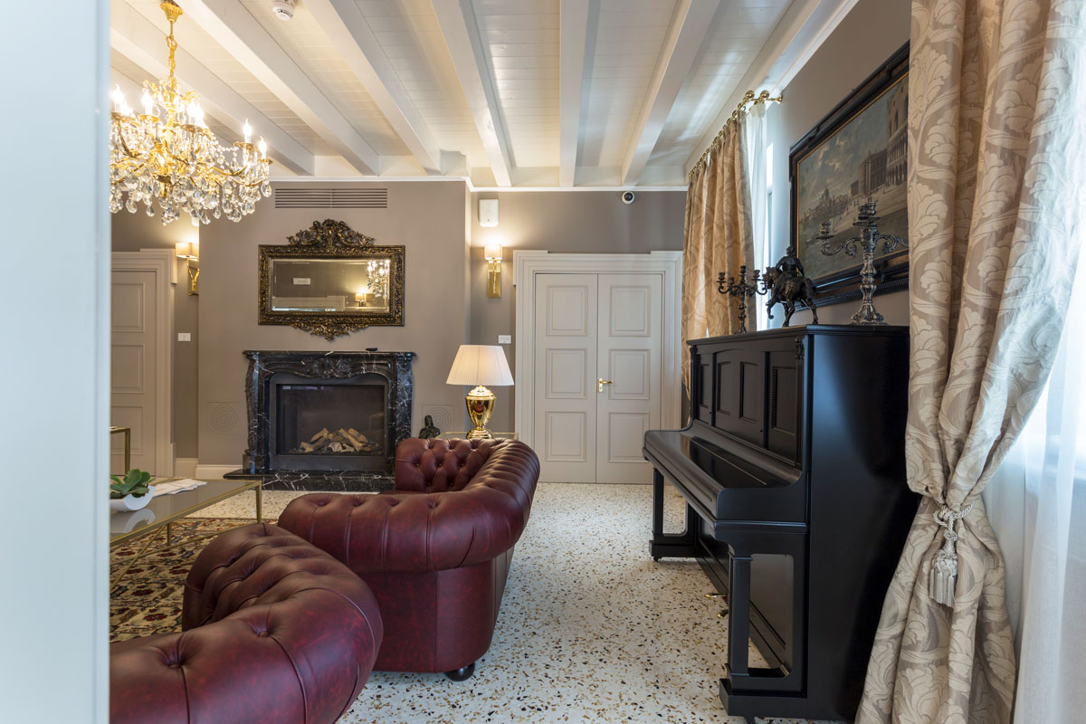 arredo-reception-hotel-di-lusso-verona-8