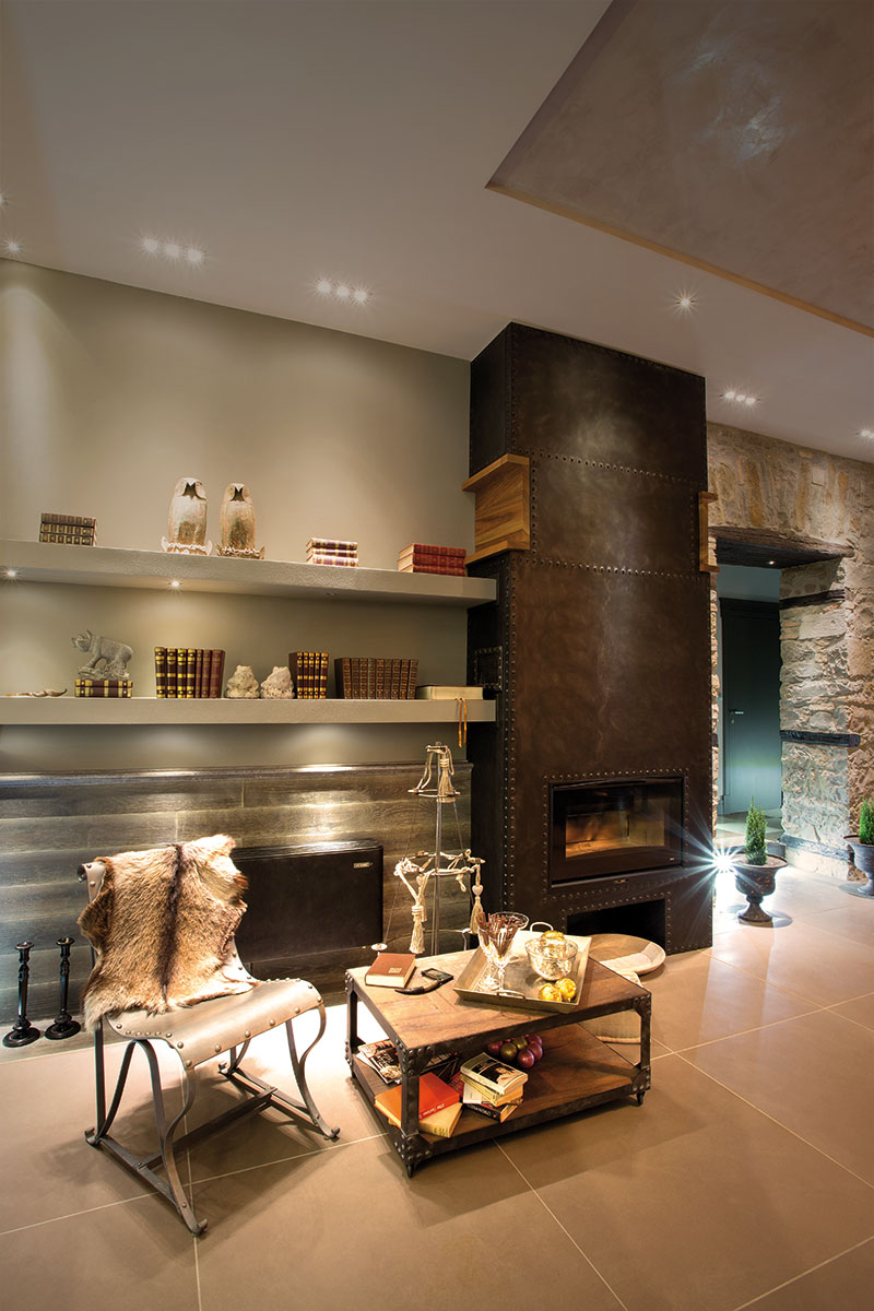 reception-industrial-chic-hotel-trieste-con-seduta-capitone-9