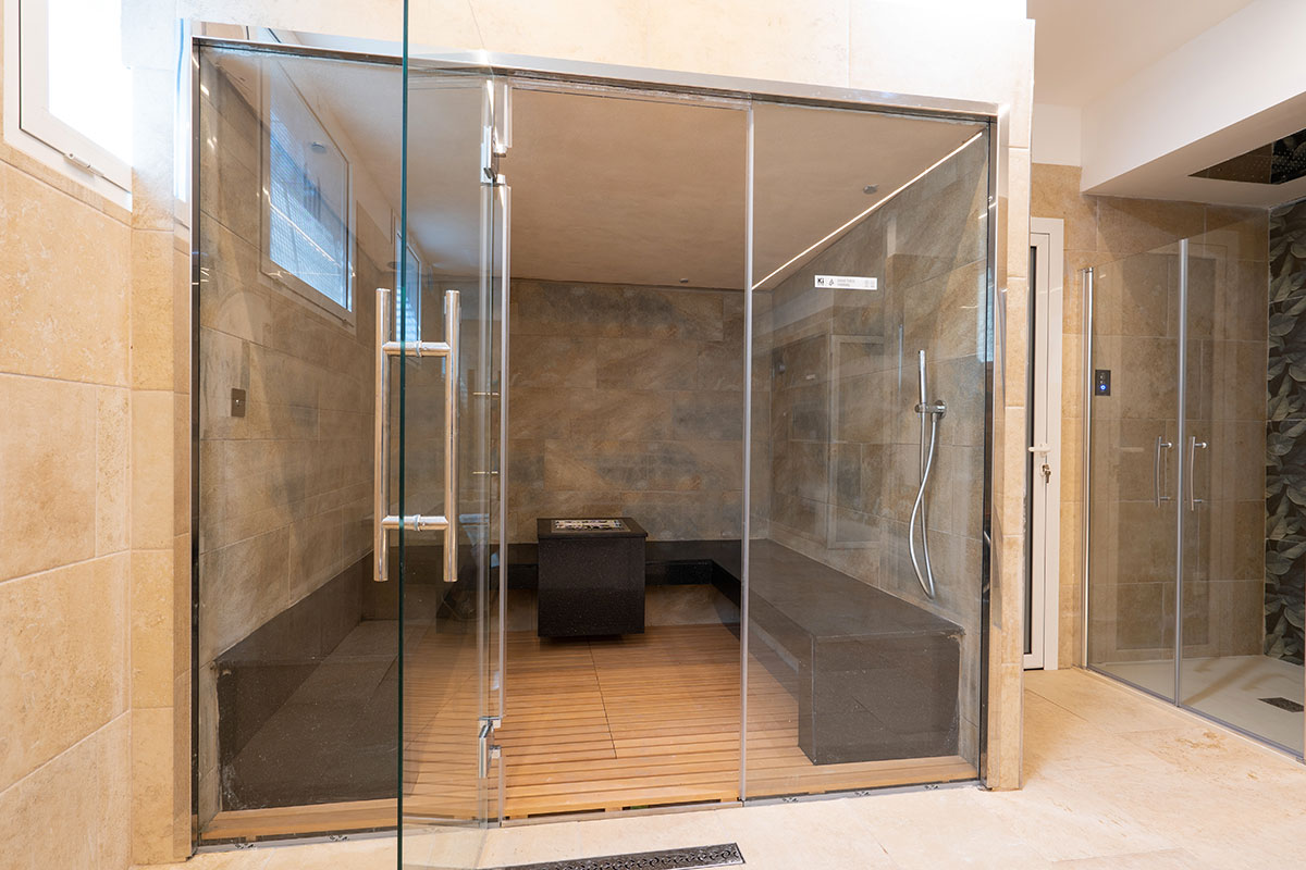 wellness-area-swimming-pool-furniture-18