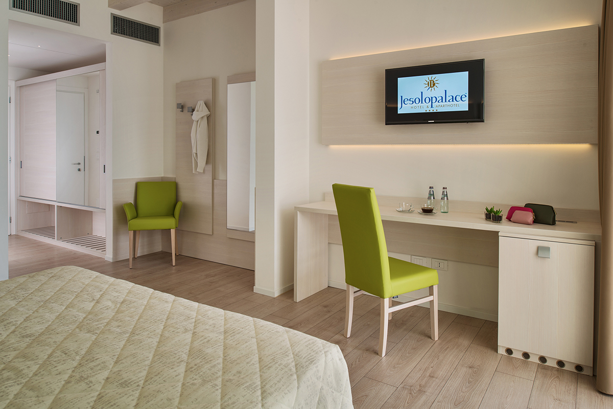 arredi-su-misura-aparthotel-moderno-10