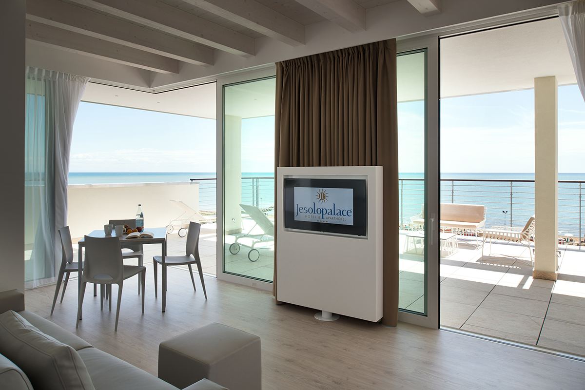 arredi-su-misura-aparthotel-moderno-4