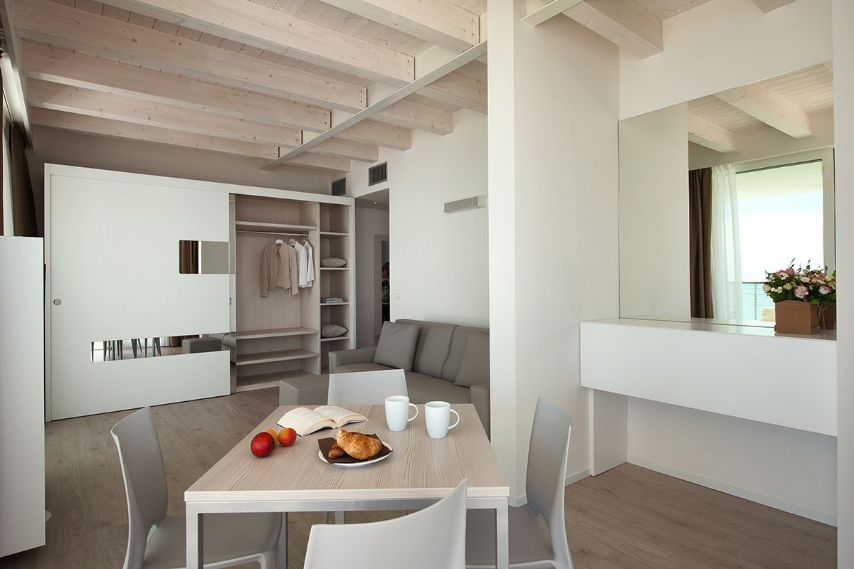 arredi-su-misura-aparthotel-moderno-8