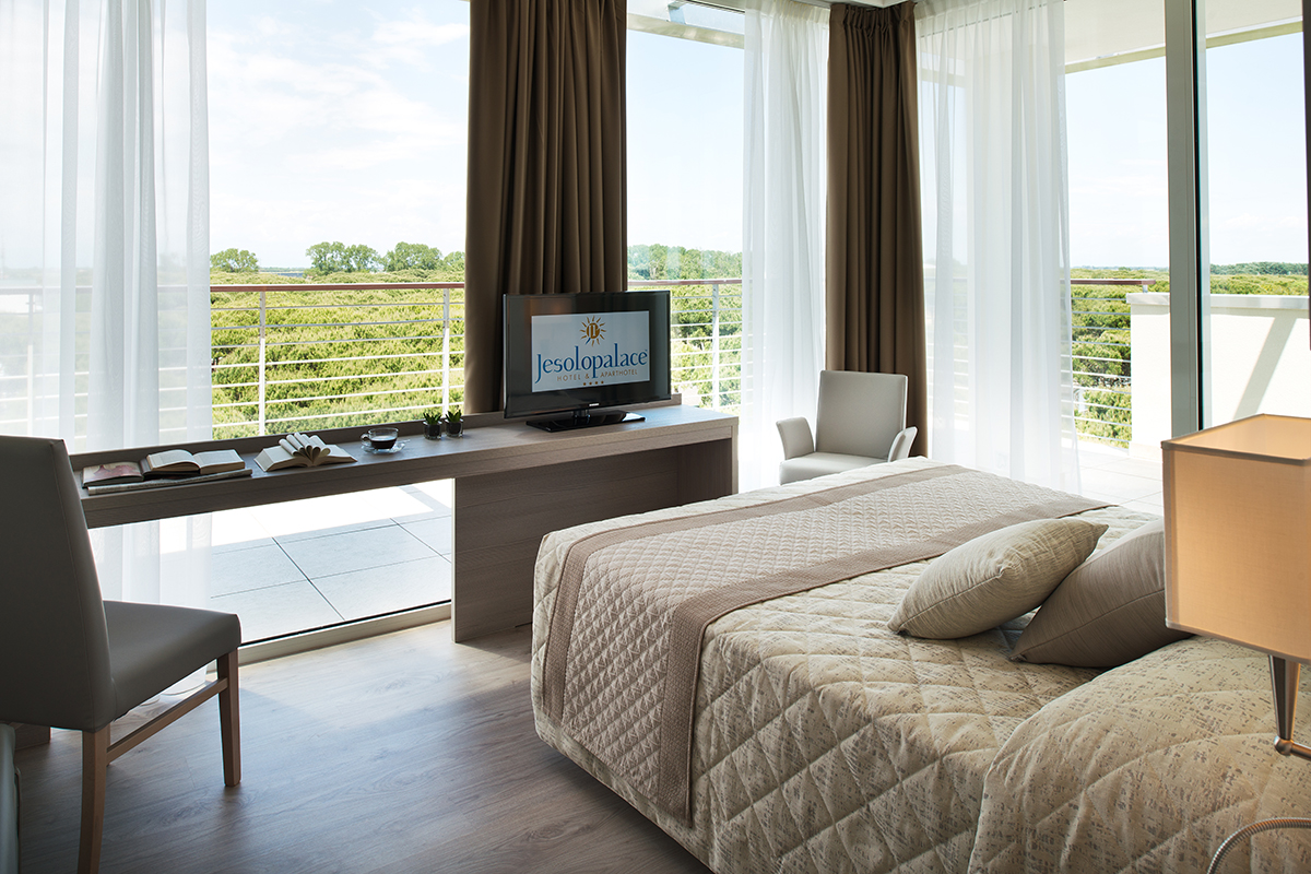 arredi-su-misura-aparthotel-moderno-9