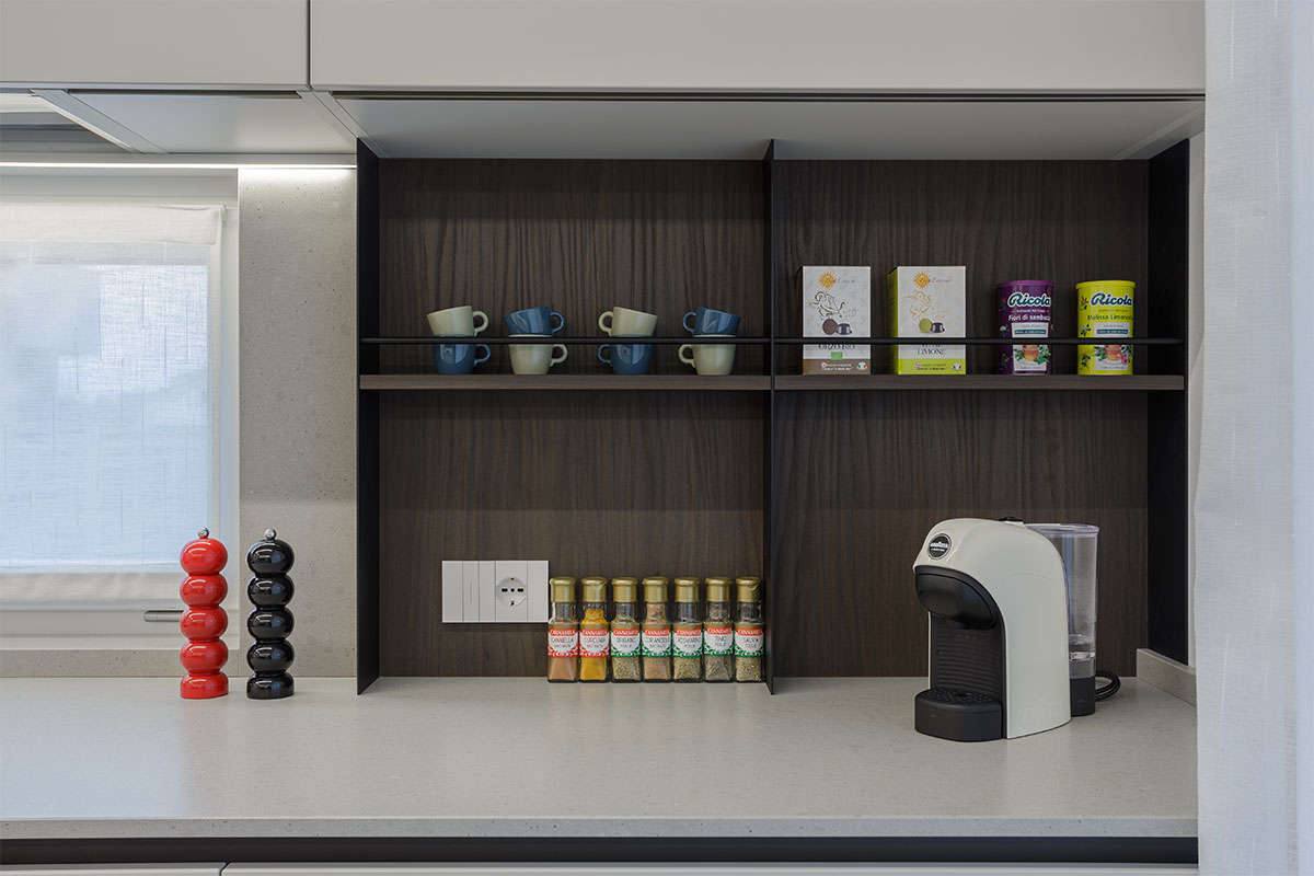 cucina-grigio-opaco-con-isola-10