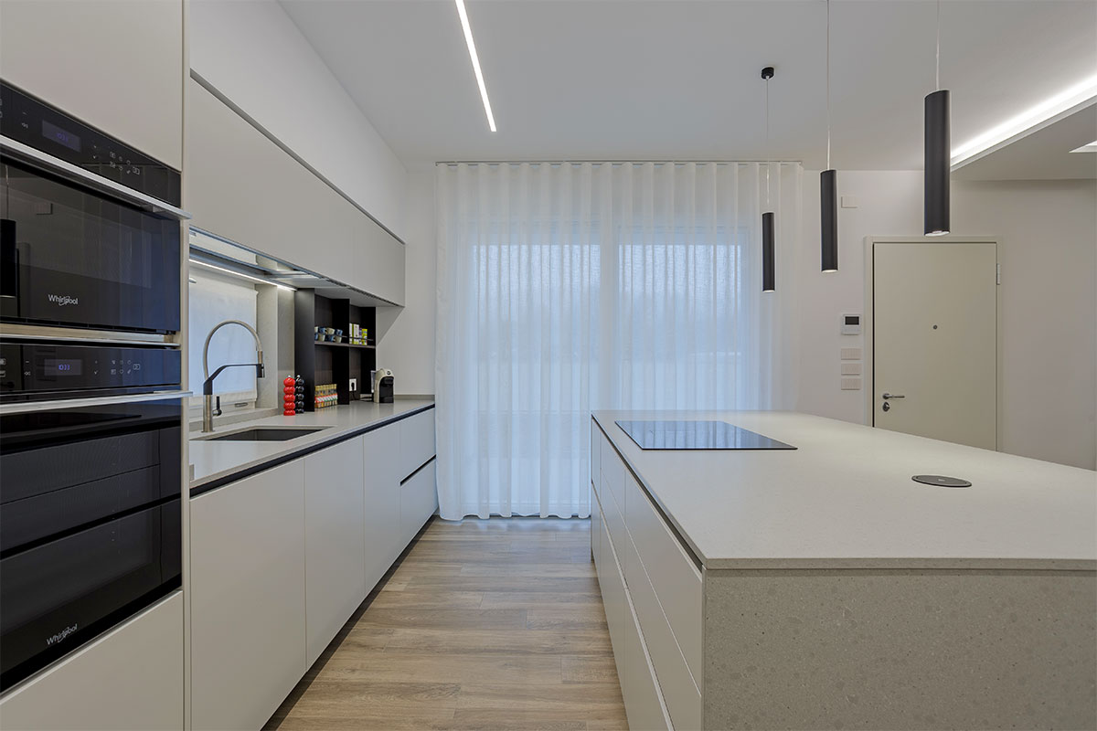 cucina-grigio-opaco-con-isola-6
