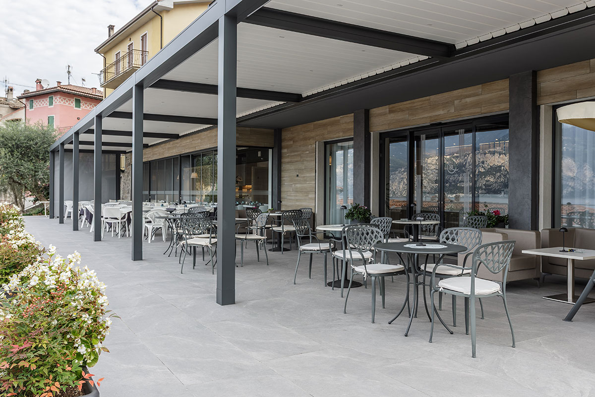 https://gruppo5.it/wp-content/uploads/2026/01/arredi-esterni-hotel-garni-selene-malcesine-5.jpg