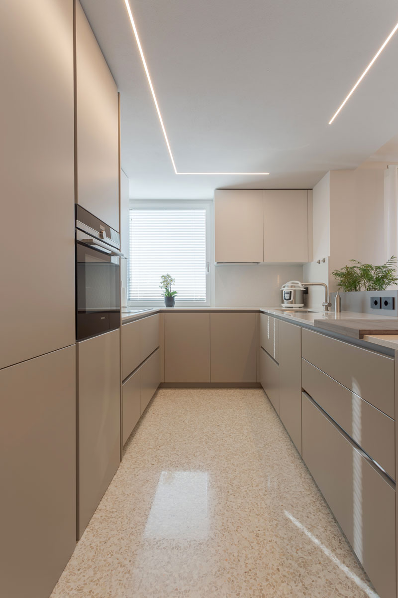 arredo-zona-giorno-elegante-colori-neutri-4