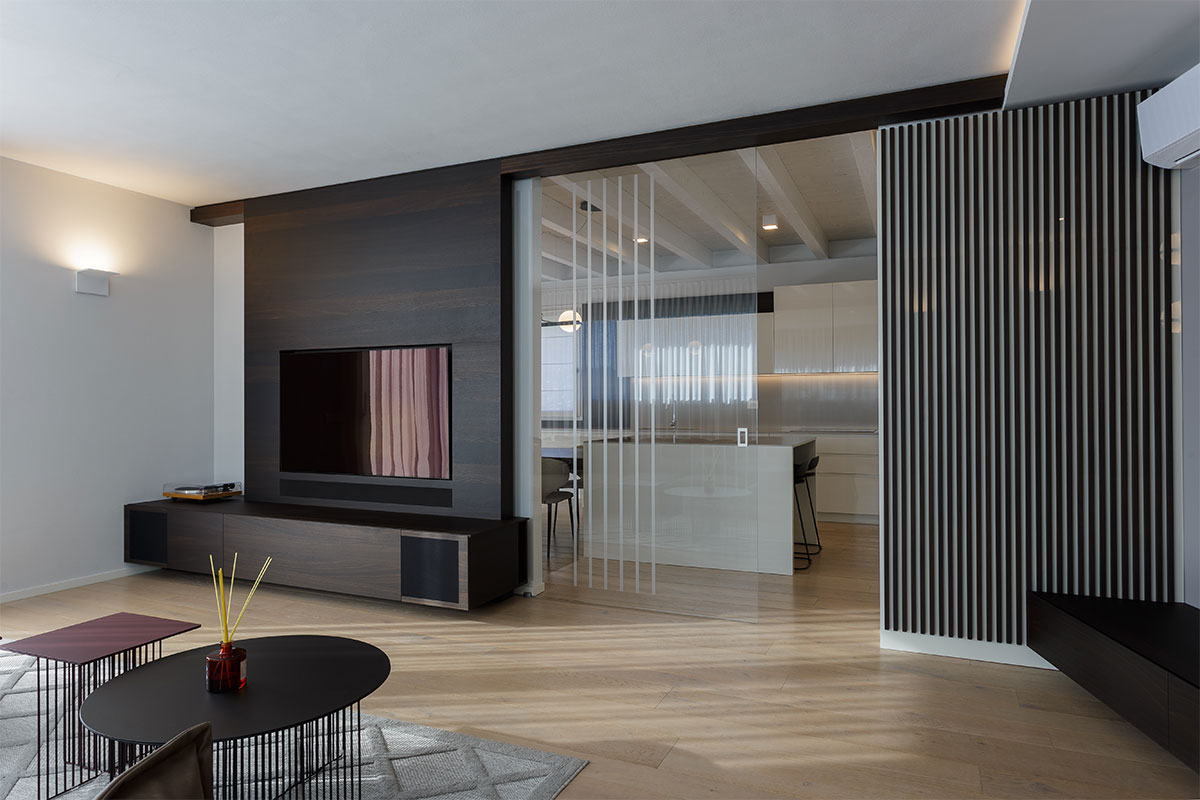 cucina-bianco-lucido-e-legno-vicenza-14