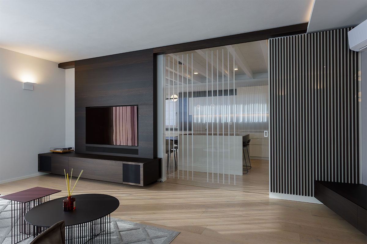 cucina-bianco-lucido-e-legno-vicenza-15