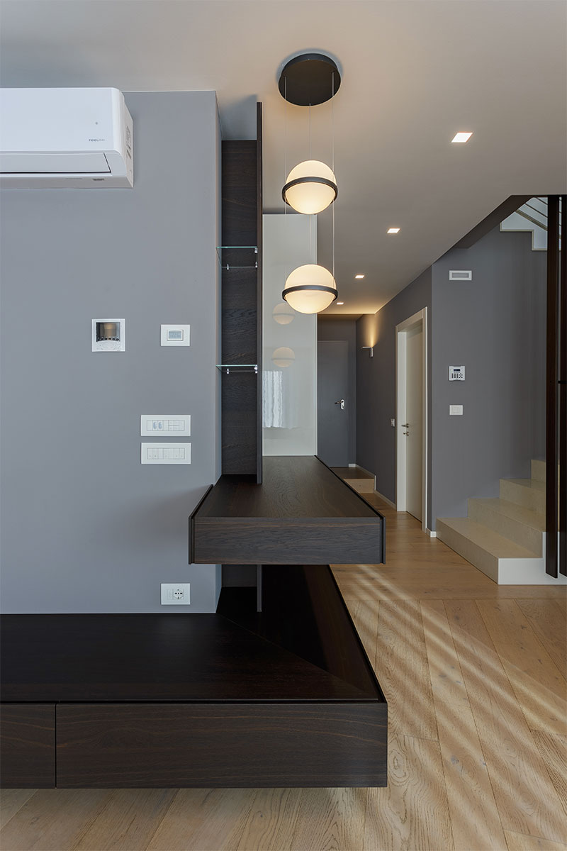 cucina-bianco-lucido-e-legno-vicenza-17